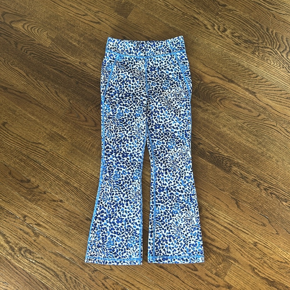Lilly Pulitzer Girls Luxletic Carpe Vita Flare Legging, size M 6/7